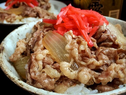 フライパンで簡単に！ご飯がすすむコク旨牛丼♪